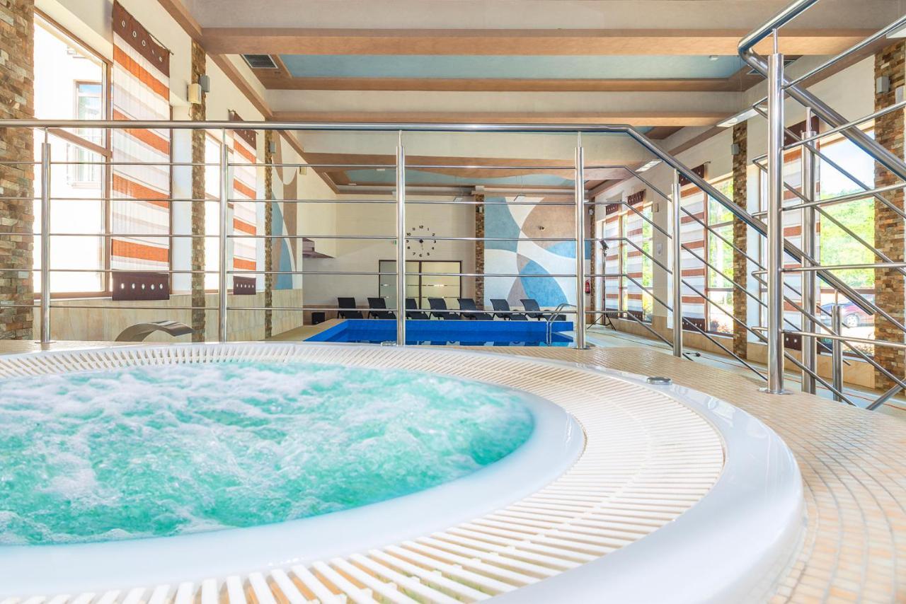 Hotel Olivia Medical Spa Skomielna Czarna Buitenkant foto