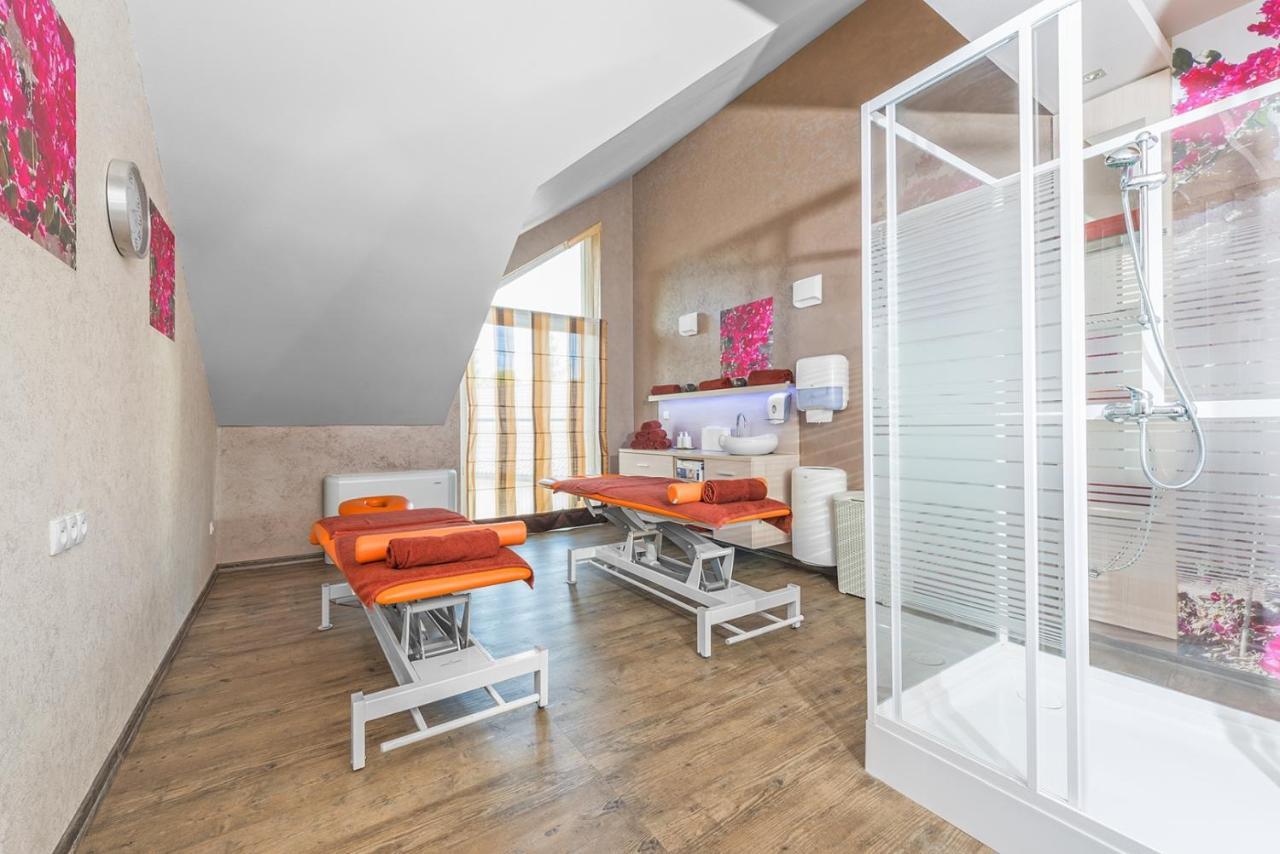 Hotel Olivia Medical Spa Skomielna Czarna Buitenkant foto