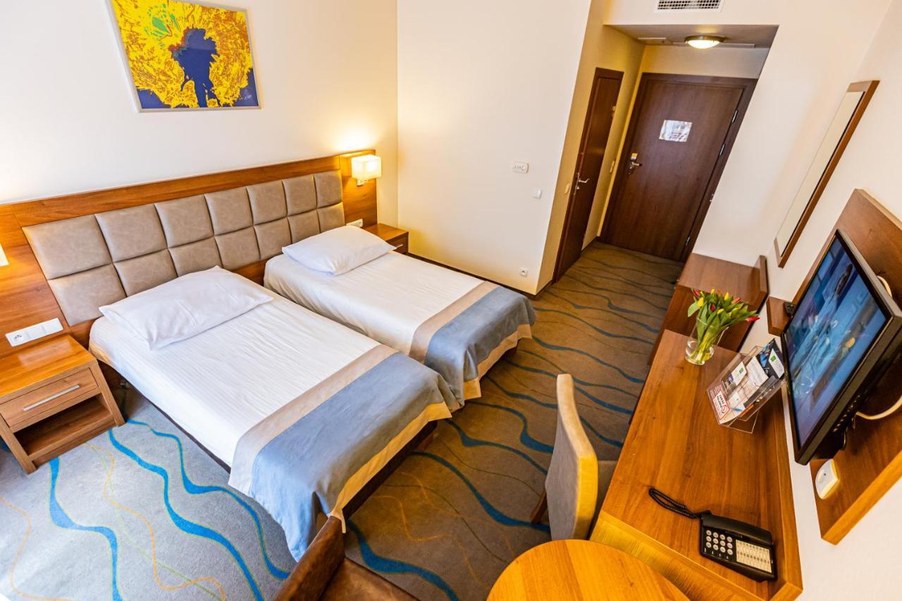 Hotel Olivia Medical Spa Skomielna Czarna Buitenkant foto