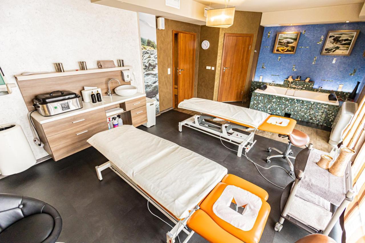 Hotel Olivia Medical Spa Skomielna Czarna Buitenkant foto