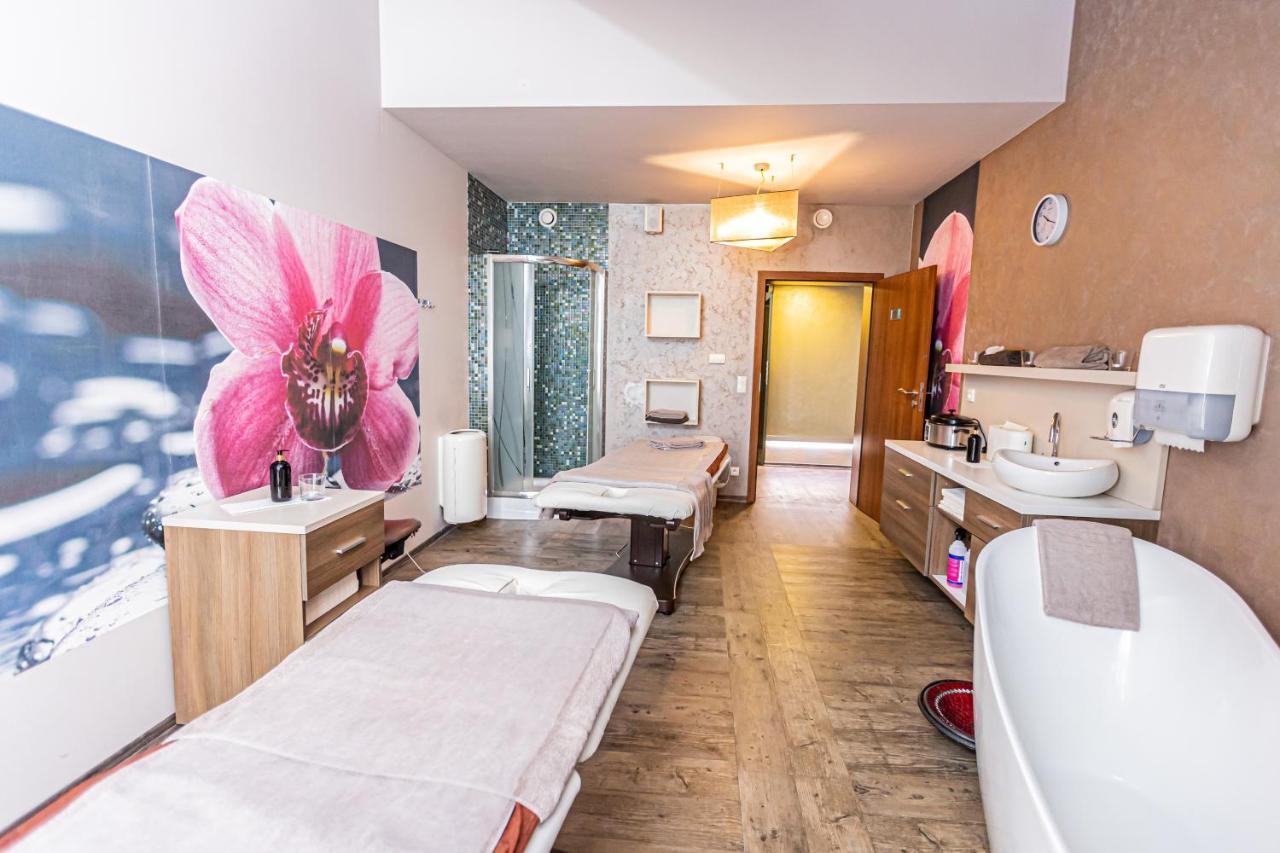 Hotel Olivia Medical Spa Skomielna Czarna Buitenkant foto