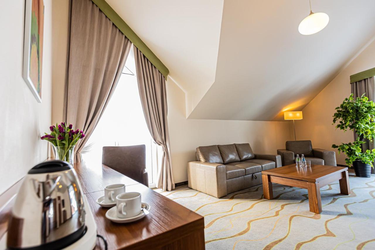Hotel Olivia Medical Spa Skomielna Czarna Buitenkant foto