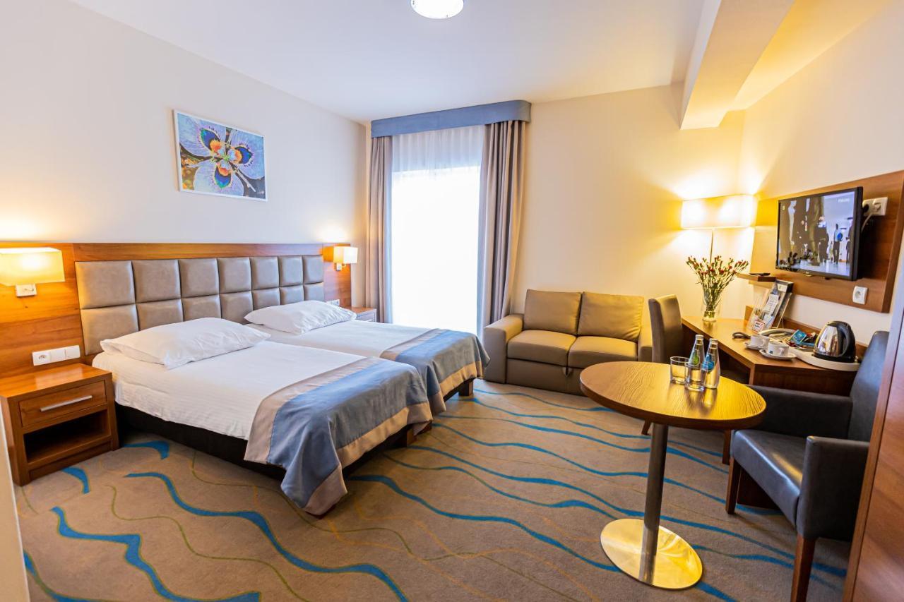 Hotel Olivia Medical Spa Skomielna Czarna Buitenkant foto