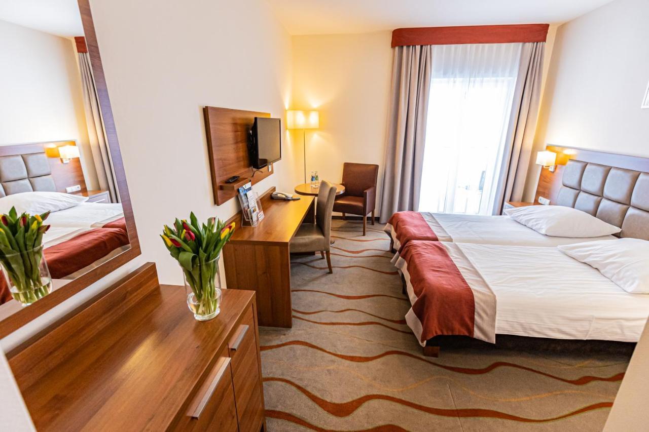 Hotel Olivia Medical Spa Skomielna Czarna Buitenkant foto