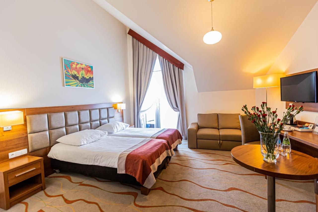 Hotel Olivia Medical Spa Skomielna Czarna Buitenkant foto