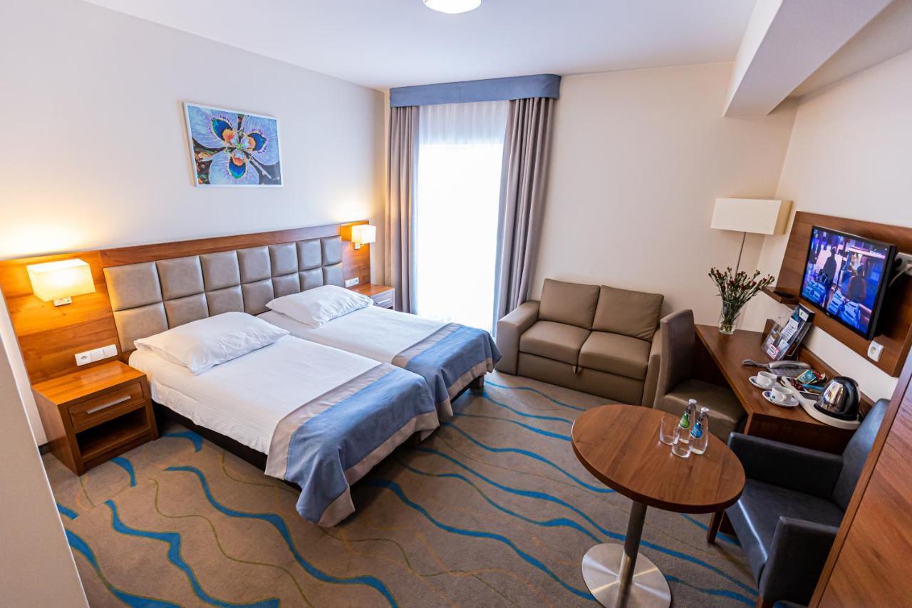 Hotel Olivia Medical Spa Skomielna Czarna Buitenkant foto