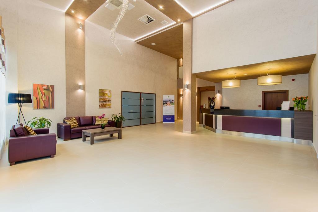 Hotel Olivia Medical Spa Skomielna Czarna Buitenkant foto
